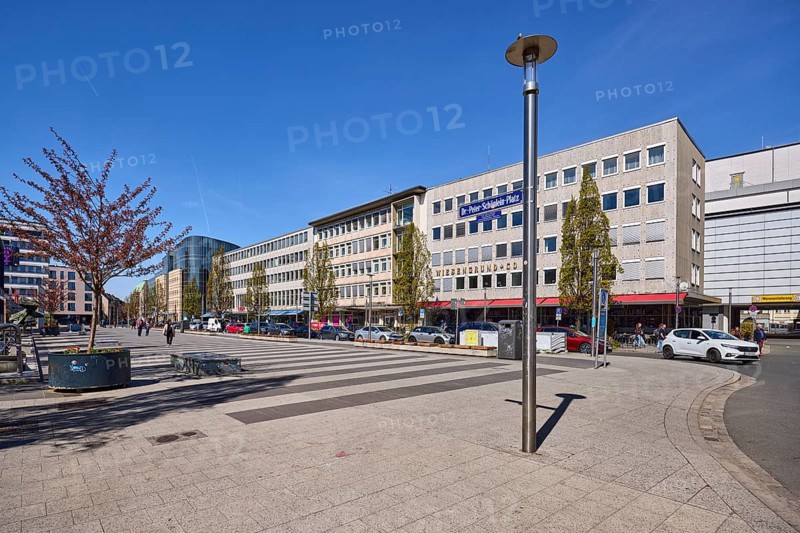 Square, lantern, modern architecture, trees, parking lane with vehicles, alleyway sign, blue sky, cloudless, Dr.-Peter-Schönlein-Platz, Kornmarkt, Frauengasse, Nuremberg, Middle Franconia, independent city, Bavaria, Germany
