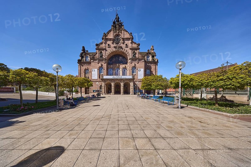 Nuremberg State Theatre, architect Christian Heinrich Seeling, theatre, opera, trees, lantern, pavement slabs, square, blue sky, Richard-Wagner-Platz, Nuremberg, Middle Franconia, independent city, Bavaria, Germany