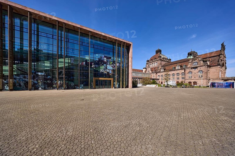 Nuremberg State Theatre, Schauspielhaus Nuremberg, architect Jörg Friedrich, glass faÃ§ade, modern architecture, theatre, opera, architect Christian Heinrich Seeling, blue sky, cirrostratus clouds, Richard-Wagner-Platz, Nuremberg, Middle Franconia, independent city, Bavaria, Germany