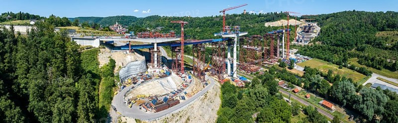 Horb high bridge construction site. Once completed in 2028, the bridge will relieve the town of Horb of through traffic. The 667-metre-long and up to 90-metre-high Neckar Valley Bridge on the B 32 federal road is set to cost around 167 million euros. Horb, Baden-WÃ¼rttemberg, Germany