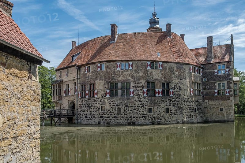 Burg Vischering, moated castle, LÃ¼dinghausen, MÃ¼nsterland, North Rhine-Westphalia, Germany