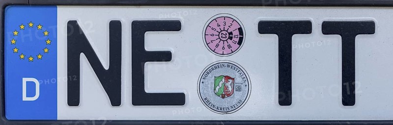 Car licence plate, word NETT, Germany