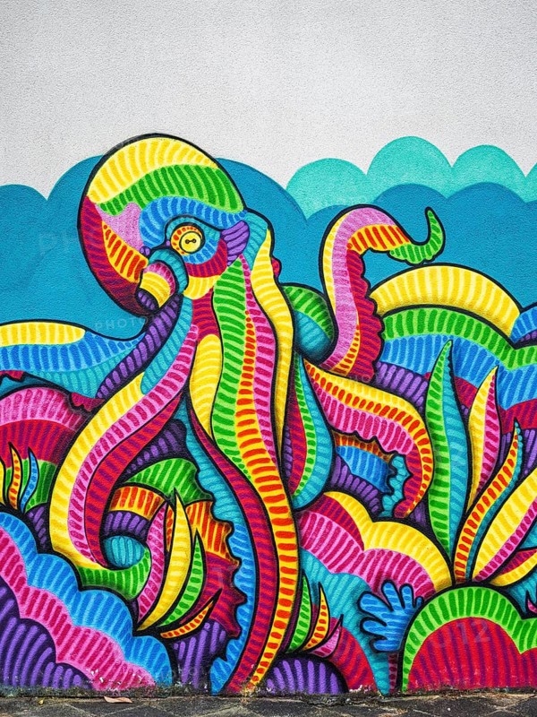 Octopus graffiti in Le Verdon-sur-Mer, Nouvelle-Aquitaine, Gironde, France