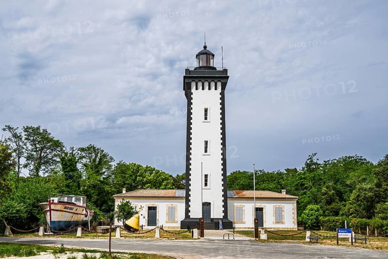 Lighthouse Phare de Grave, Pointe de Grave, Le Verdon-sur-Mer, Nouvelle-Aquitaine, Gironde Estuary, France