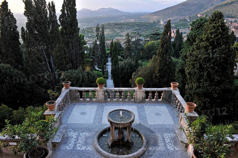Terrace with fountain, Renaissance garden of the Villa d'Este, water features, fountains, UNESCO World Heritage Site, Tivoli, Metropolitan City of Rome, Lazio, Italy