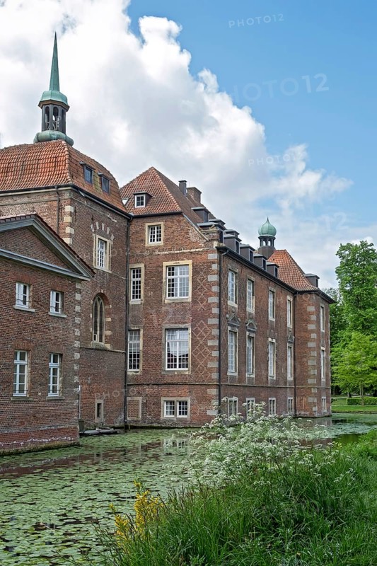 Velen moated castle, MÃ¼nsterland, North Rhine-Westphalia, Germany