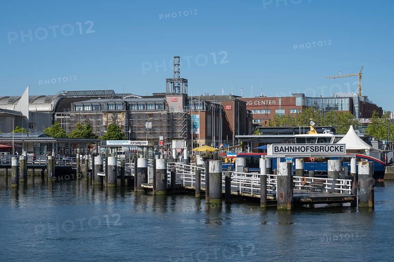 Central station, station bridge, jetty, harbour, Kiel, Kiel Fjord, Baltic Sea, Schleswig-Holstein, Germany