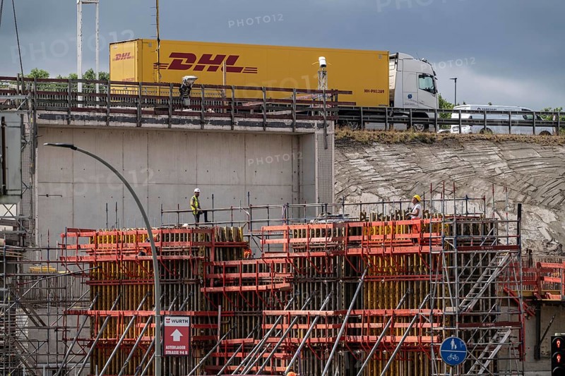 Rhine bridge Duisburg-Neuenkamp, motorway A40, start of construction of the second bridge, bridge piers are erected on the DU-Homberg side of the Rhine, North Rhine-Westphalia, Germany