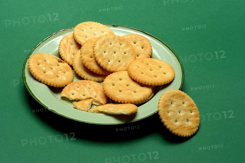 Crackers on a plate, crackers