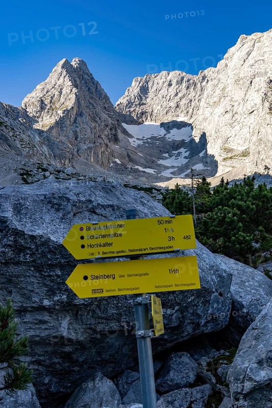 Signpost to the Blue Ice Glacier in the middle of Blaueisspitze, Hochkalter and Rotpalfen, Berchtesgaden Alps, Berchtesgaden National Park, Ramsau, Berchtesgadener Land, Upper Bavaria, Bavaria, Germany