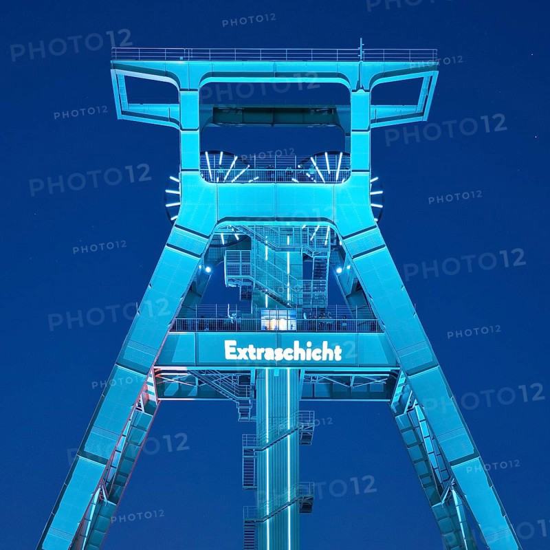 Illuminated headframe of the German Mining Museum at Extraschicht, Bochum, Ruhr area, North Rhine-Westphalia, Germany