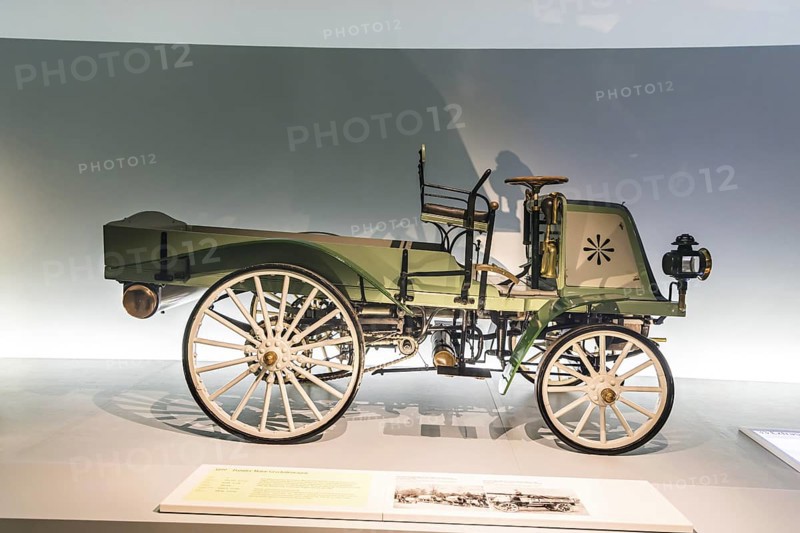 Daimler motorised company car from 1899. The Mercedes-Benz Museum in Stuttgart presents a journey through the automotive history of the global corporation. The history of the Mercedes star begins with the first automobile in 1886. 160 vehicles are on display. Stuttgart, Baden-WÃ¼rttemberg, Germany