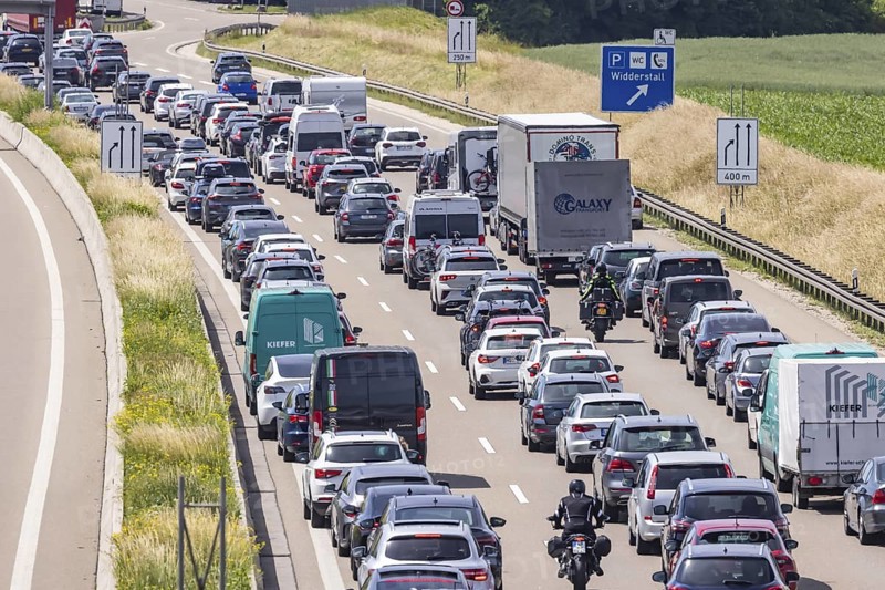 Traffic jam on the A8 motorway near the Merklingen junction, Baden-WÃ¼rttemberg, Germany