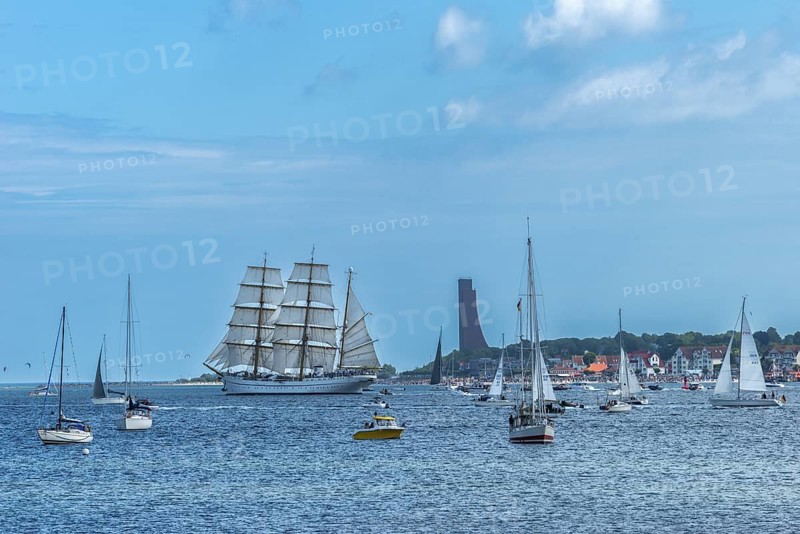 Windjammer parade 2025 on the Kiel Fjord at the end of Kiel Week, tall ships, three-master, sail training ship Gorch Fock, spectators, Laboe marina, naval memorial, summer weather, sunshine, forest, Kiel, Schleswig-Holstein, Germany