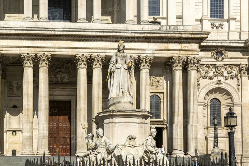 Queen Anne statue, St Paul's cathedral church, City of London, England, UK monarch in 1710 when building of cathedral was finished