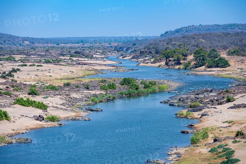 Olifants River, dry savannah, Kruger National Park, South Africa