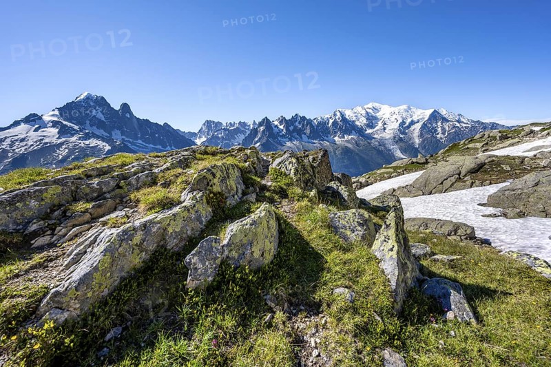 Mountain panorama with glaciated peaks, Aiguille du Midi and Mont Blanc, Aiguille de Mesure and Aiguille de Chamois, hiking in the Aiguilles Rouges, Chamonix, Haute-Savoie, France