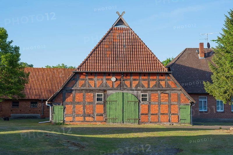View of an old farm building, Half-timbered, Historical, Böhme, Heidekreis, Rethem Aller, Leine Aller Tal, Lower Saxony, Germany