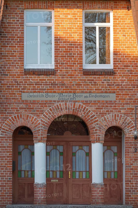 View of the entrance area of a farmhouse, Böhme, Heidekreis, Rethem Aller, Leine Aller Tal, Lower Saxony, Germany
