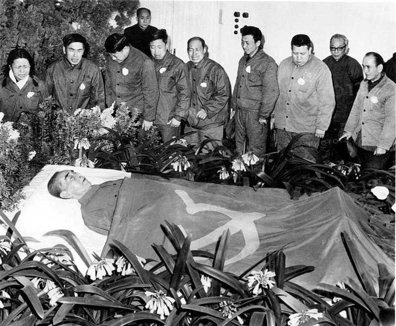 Zhou Enlai, also known as Tschu En Lai or Tschou En-lai, Prime Minister of the People's Republic of China on his deathbed, mourners and weeping people, 1976