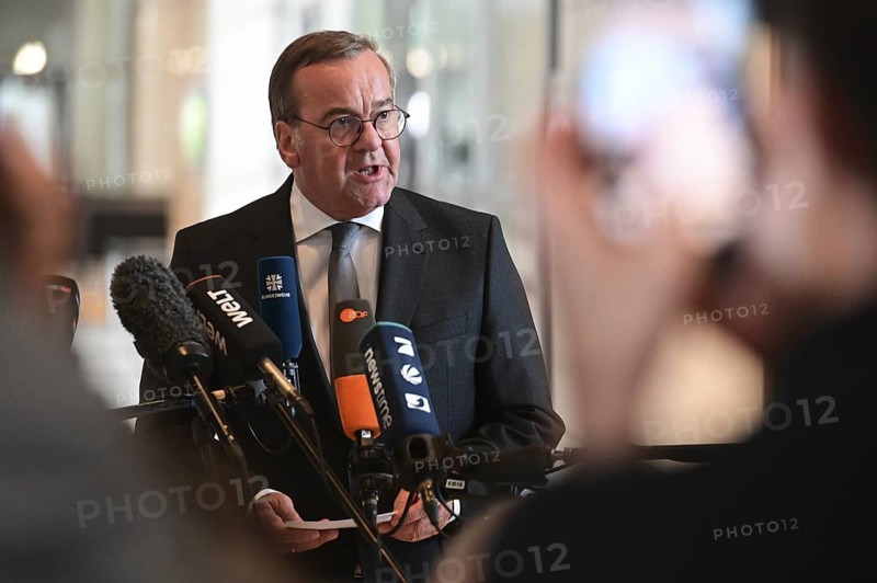Defence Minister Boris Pistorius (SPD) informs media representatives about the increase in the defence budget at a press conference in the Reichstag