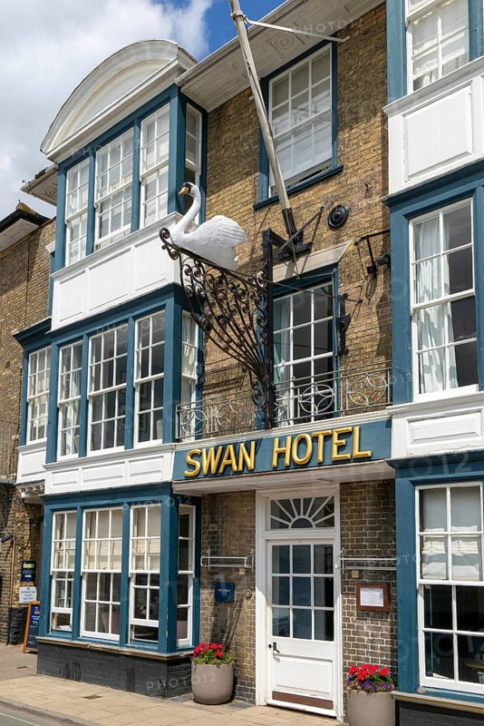 Historic building in town centre, Swan Hotel, Southwold, Suffolk, England, UK