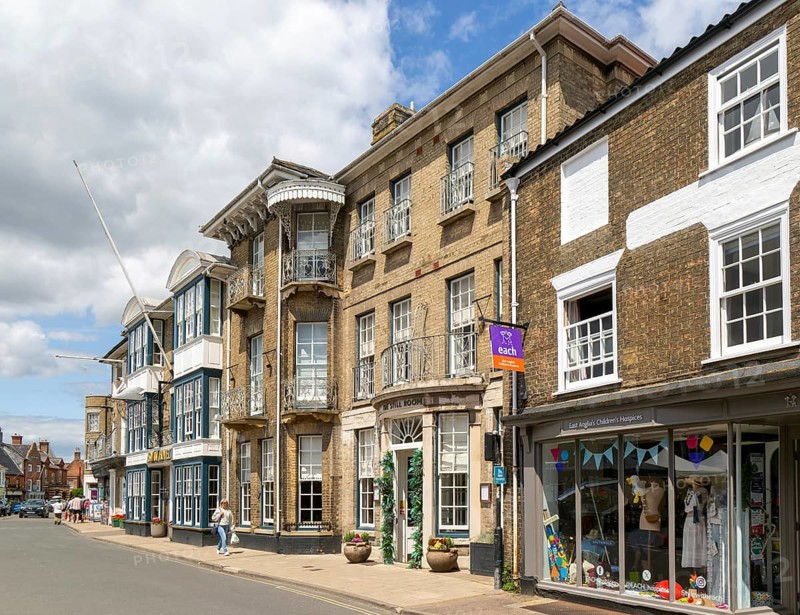 Historic buildings and shops in town centre, Swan Hotel, Southwold, Suffolk, England, UK