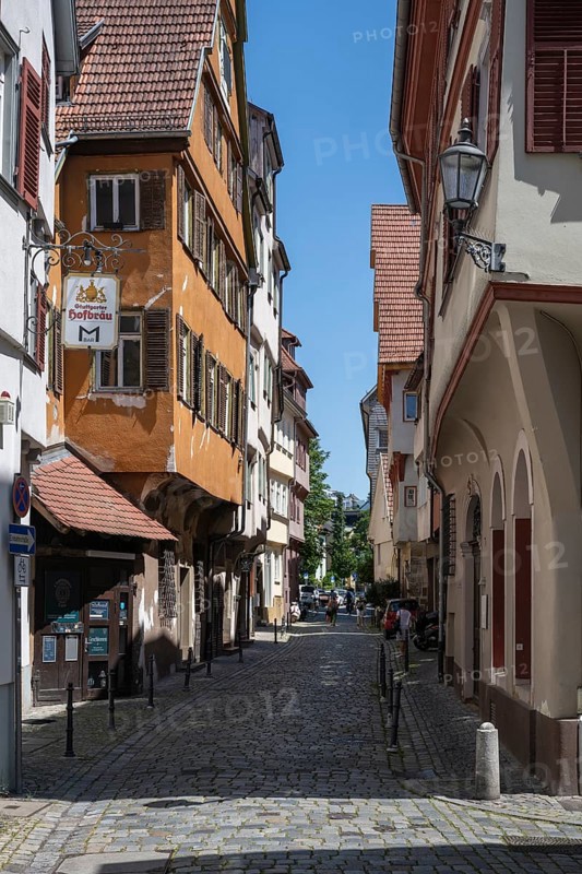 Die Webergasse in der historischen Altstadt von Esslingen mit historischen FachwerkhÃ¤usern, Esslingen am Neckar, Landkreis Esslingen, Baden-WÃ¼rttemberg, Deutschland
