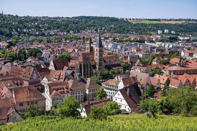 View from the Seilergang, defence wall of Esslingen Castle, down to the old town of Esslingen with the Zwiling towers of the town church of St. Dionys, Esslingen am Neckar, district of Esslingen, Baden-WÃ¼rttemberg, Germany