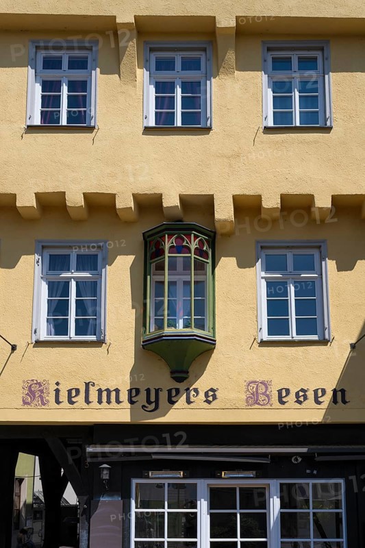 Detailed view of a historic half-timbered house and restaurant Kielmeyer's Besen in the old town of Esslingen, Esslingen am Neckar, district of Esslingen, Baden-WÃ¼rttemberg, Germany