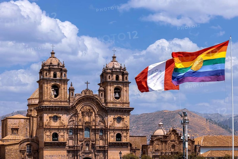 Peru, Cusco, Central Plaza de Armas square in historic city center with churches, monuments and restaurants