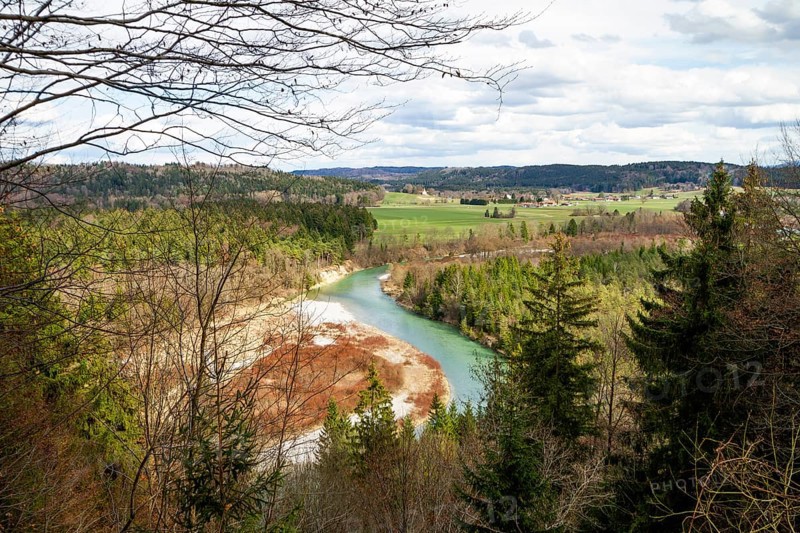 View from Malerwinkel near Königsdorf into the Isar Valley in spring, Isar cycle path, Upper Bavaria, Germany