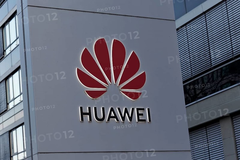 Huawei Techologies Germany, logo at the Düsseldorf office, telecommunications equipment supplier, North Rhine-Westphalia, Germany