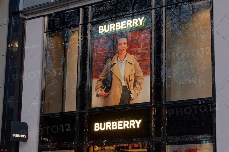 Store of British fashion brand Burberry auf der Kö, luxury shopping, Düsseldorf, North Rhine-Westphalia, Germany