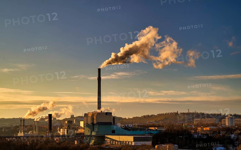 View of EnBW power plant and waste incineration plant Stuttgart-Münster, viaduct, cogeneration plant, smoke from chimney, sunset, evening mood, Stuttgart, Baden-Württemberg, Germany