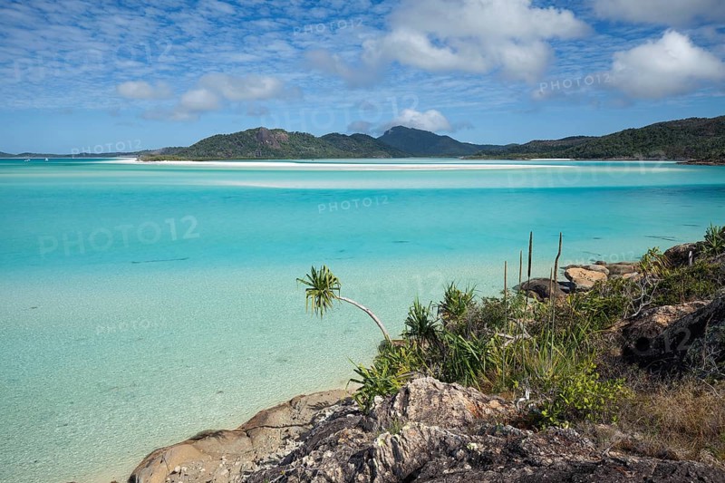 Sunny day at Whitehaven Beach near Hill Inlet, Whitsunday Island, Queensland, Australia