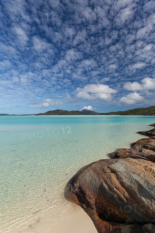 Sunny day at Whitehaven Beach near Hill Inlet, Whitsunday Island, Queensland, Australia
