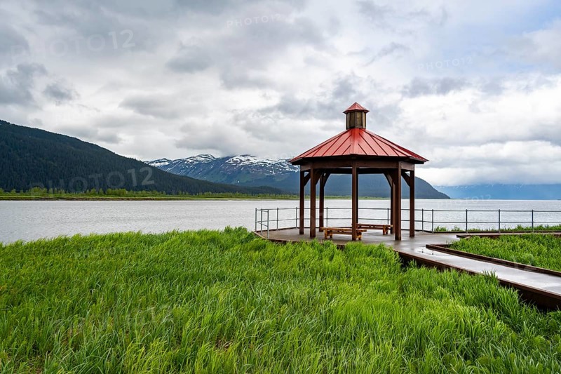 Lookout, Pavilion, View over the Turnagain Arm, Alaska, USA