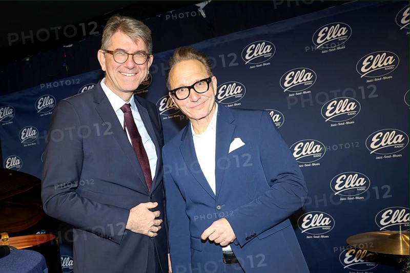 Station manager Oliver Dunk and the Federal Government Commissioner for Culture and the Media (BKM) Dr Wolfram Weimer press the red button at 12:00 noon and Ella goes on air. 05.01.2026 at the Zig Zag Jazz Club