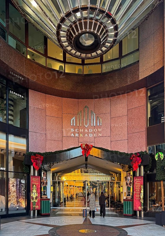 Schadow arcades, entrance area, noble shopping center, Düsseldorf, North Rhine-Westphalia, Germany