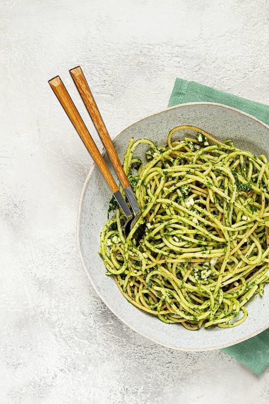 Spaghetti with pesto sauce, homemade, no people