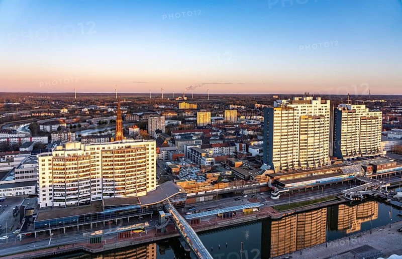 Columbus Center residential skyscrapers, front, over 550 apartments, partly luxurious condominium, over 80 meters high, in Bremerhaven, Bremen, Germany