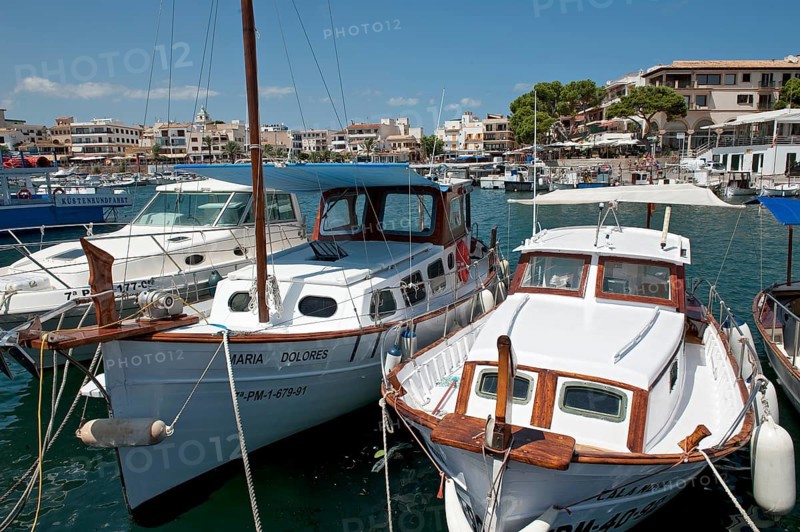 View of two small classic yacht yachts in the marina of Cala Ratjada, Mediterranean Sea, Cala Ratjada, Majorca, Balearic Islands, Balearic Islands, Spain