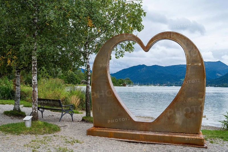 Heart sculpture on the banks of Tegernsee, Gmundner Herz by Kurt Gmeineder, Gmund, Tegernsee, Upper Bavaria, Bavaria, Germany
