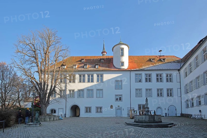 Castle built 14th century courtyard, Brunnen, Waldenbuch, Baden-Württemberg, Germany