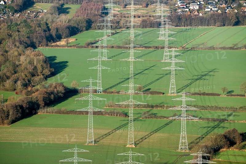 Power poles, electricity highway, Hamburg state border, Oststeinbek, Havighorst, aerial view, Schleswig-Holstein, Hamburg, Germany