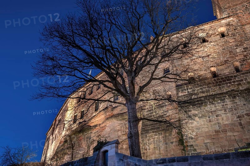 Detailed view of Kaiserburg in evening lighting, Ölberg, Nuremberg, Middle Franconia, Bavaria, Germany