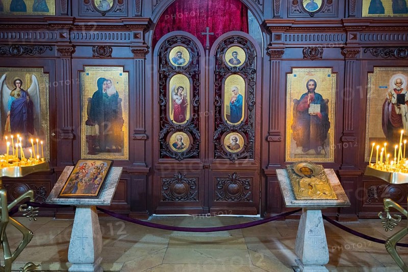 A church interior with ornate icons, altars and burning candles, Svetitskhoveli Cathedral, Svetitskhoveli, UNESCO World Heritage Site, Mtskheta, Mtskheta, Mtskheta, Mtskheta-Mtianeti Region, Georgia