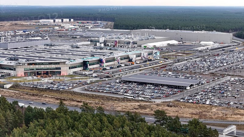 Tesla Gigafactory, Grünheide, 19.12.2025, Grünheide, Brandenburg, Germany