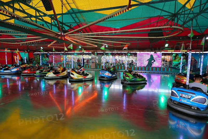Bumper car, autodrome, bumper cars, boxing car, self-driver, fairground in Ulm Friedrichsau, public festival, hustle and bustle, ferris wheel, amusement park, amusement attraction, ride, clouds, Ulm, Baden-Württemberg, Germany